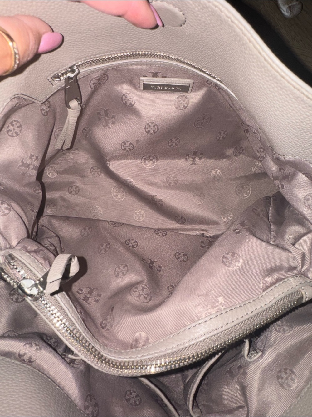 Tory Burch Taupe Pebbled Leather Chain-Handle Shoulder Bag in EUC - Picture 7 of 9